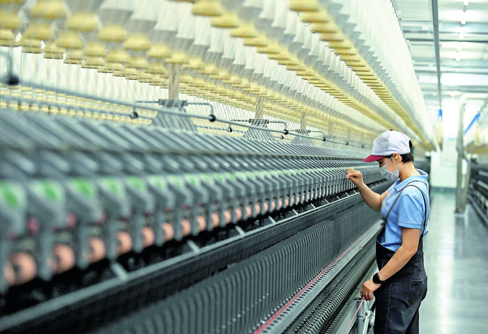 Construction of new car workshop in like Zhaowang Development Zone